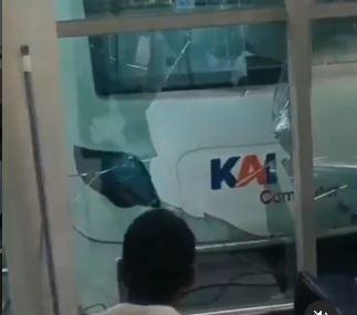 Diduga Over Run, KRL Bandara Soetta Tabrak Ujung Stasiun