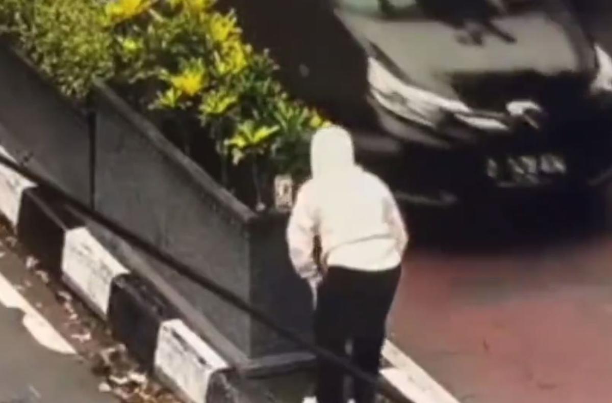 Viral Wanita di Bandung 'Cuek Bebek' Joget-joget Sambil Live Streaming, Tak Peduli Ditegur Dishub