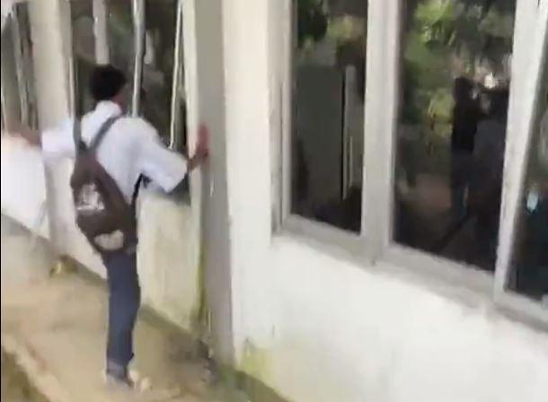 Viral Sejumlah Pelajar Demo Hancurkan Kaca Kelas dan Fasilitas Sekolah