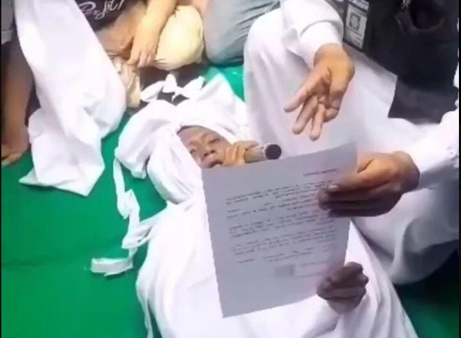 Pria di Palembang Lakukan Sumpah Pocong gegara Dituduh Cabuli Anak Tetangga