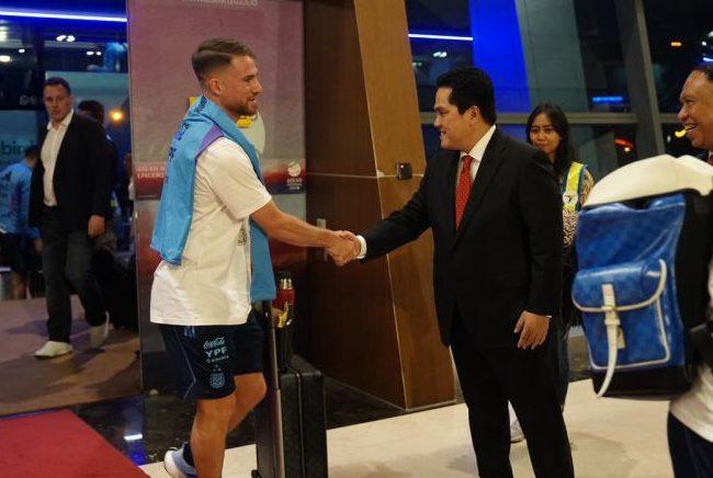 Tiba di Indonesia, Erick Thohir Jadi Orang Pertama Sambut Timnas Argentina