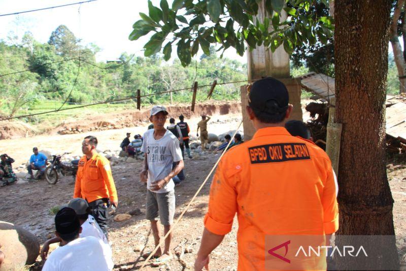 3 Rumah Warga di Sumatra Selatan Hanyut Terbawa Arus Banjir Bandang
