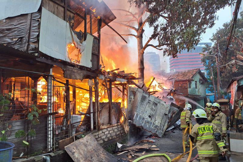Kebakaran Rumah Semipermanen di Setiabudi Diduga Akibat Korsleting Listrik