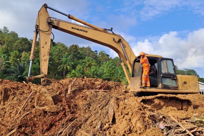 Tim SAR Setop Pencarian Korban Longsor di Serasan Natuna, 4 Masih Hilang