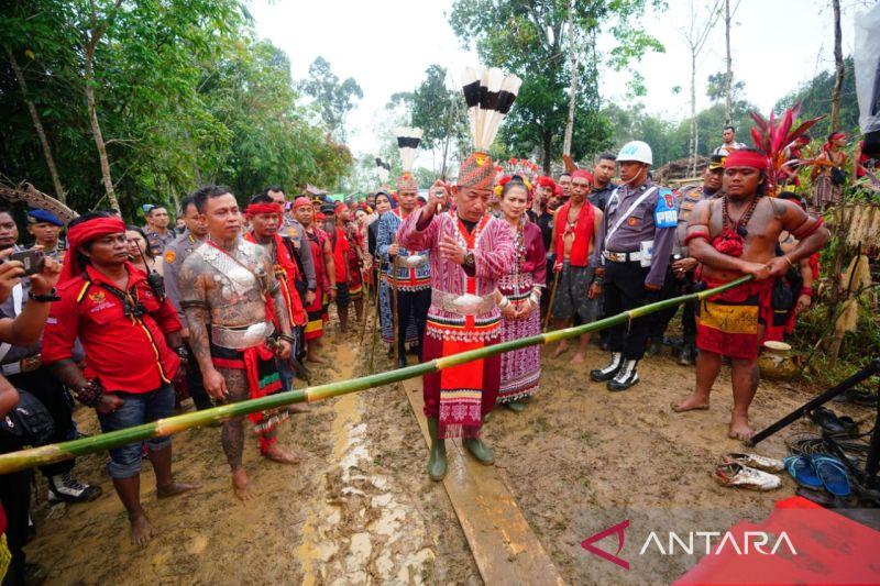 Kapolri Ajak Masyarakat Dayak Siapkan SDM Sambut Kehadiran IKN