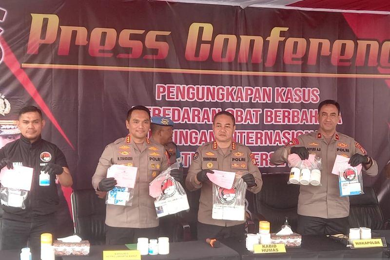 Polrestro Jakbar Ungkap Kasus Penimbunan Jutaan Pil Tramadol Ilegal di Gudang Kedoya