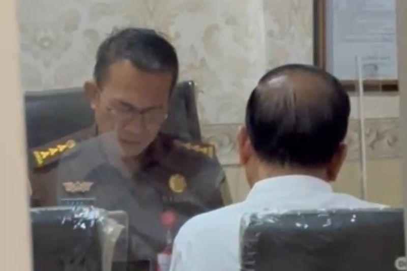 Dirut Bank Jambi Yunsak El Halcon Ditahan Kejaksaan Kasus Korupsi Rp310 Miliar