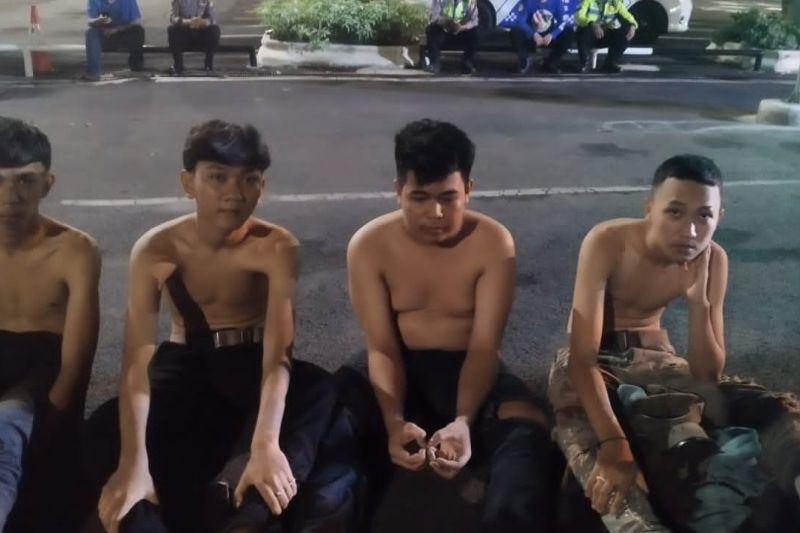 Cegah Tawuran-Balap Liar, Polisi Tangkap 5 Remaja 'Berbambu' di Jaksel