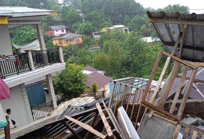 Sejumlah Ruko Ambruk Gegara Longsor di Cilebut