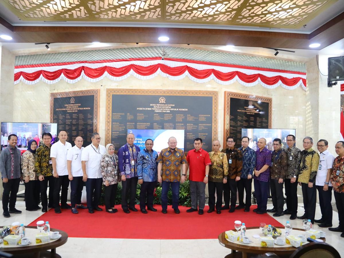 Ciptakan Kemudahan Akses Informasi, Setjen DPD RI Luncurkan Program Digital Signage