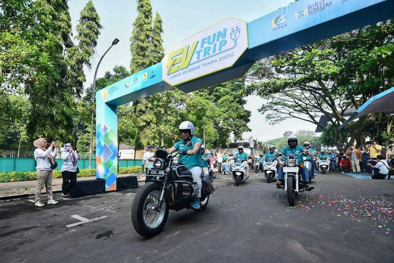 Kang Emil Bujuk Warga Jabar Manfaatkan Subsidi Kendaraan Listrik