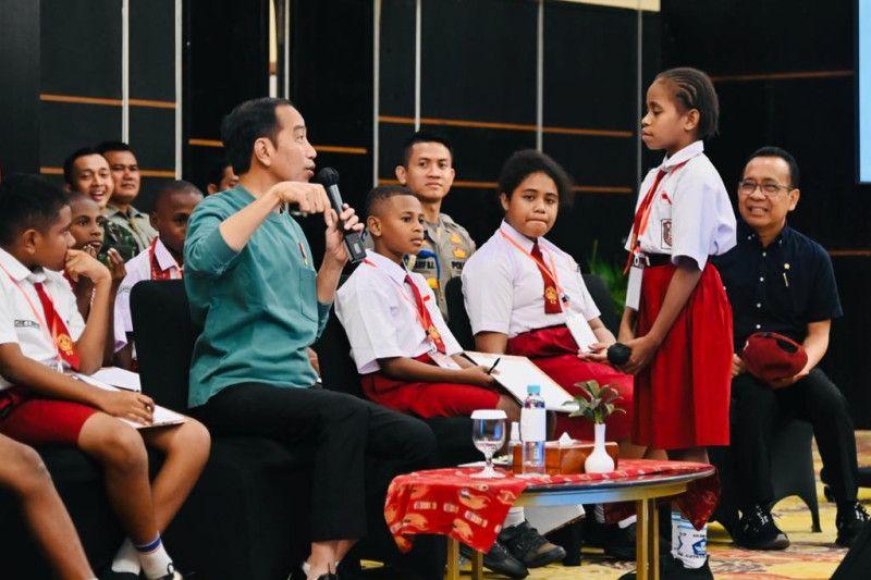 Kala Anak SD Tanya Jokowi Kenapa Ibu Kota Tidak DIpindah ke Papua