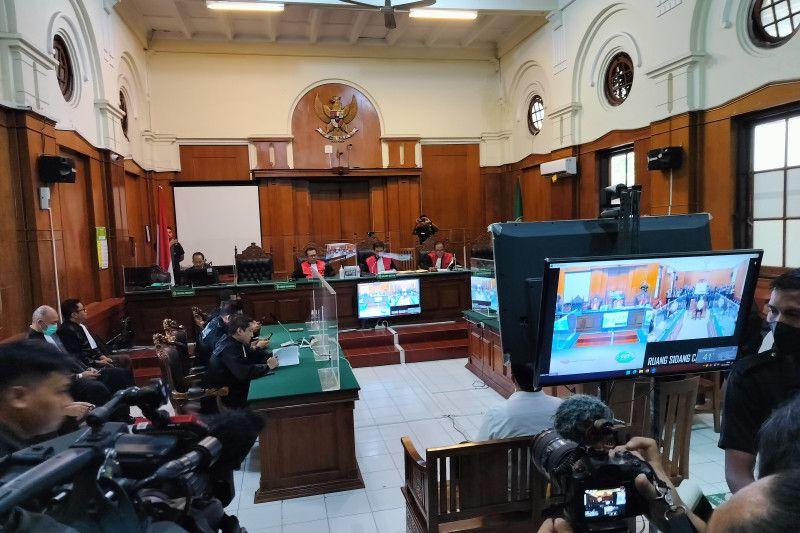Terbukti Terlkibat Kasus Kanjuruhan, Eks Brimob Polda Jatim AKP Hasdarmawan Divonis 1,5 Tahun Penjara!