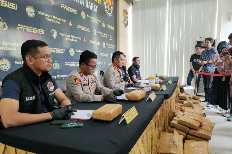 Polisi Ungkap Peredaran 92 Ganja Kering di Rest Area Tol Merak-Jakarta