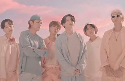 Wow! Lelang Busana BTS di Video Klip Dynamite Terjual Seharga Rp2,3 Miliar