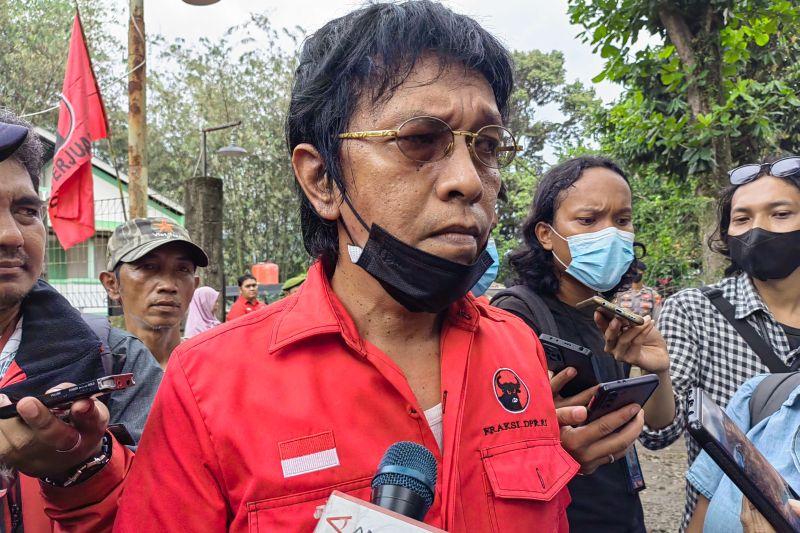 Adian Napitupulu Singgung Jasa PDIP Menangkan Jokowi dan Keluarga dalam 7 Pemilu