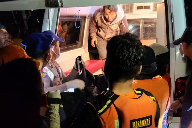 Wisawatan Terseret Ombak Pantai Manalusu Garut Ditemukan Tewas