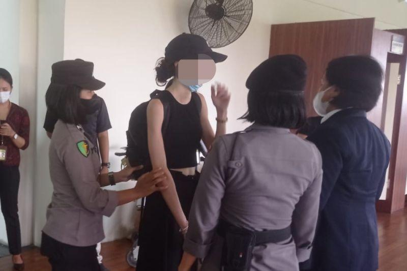 Bule Prancis 'Ngamuk' di Bandara Ngurah Rai Bali Diamankan Polisi