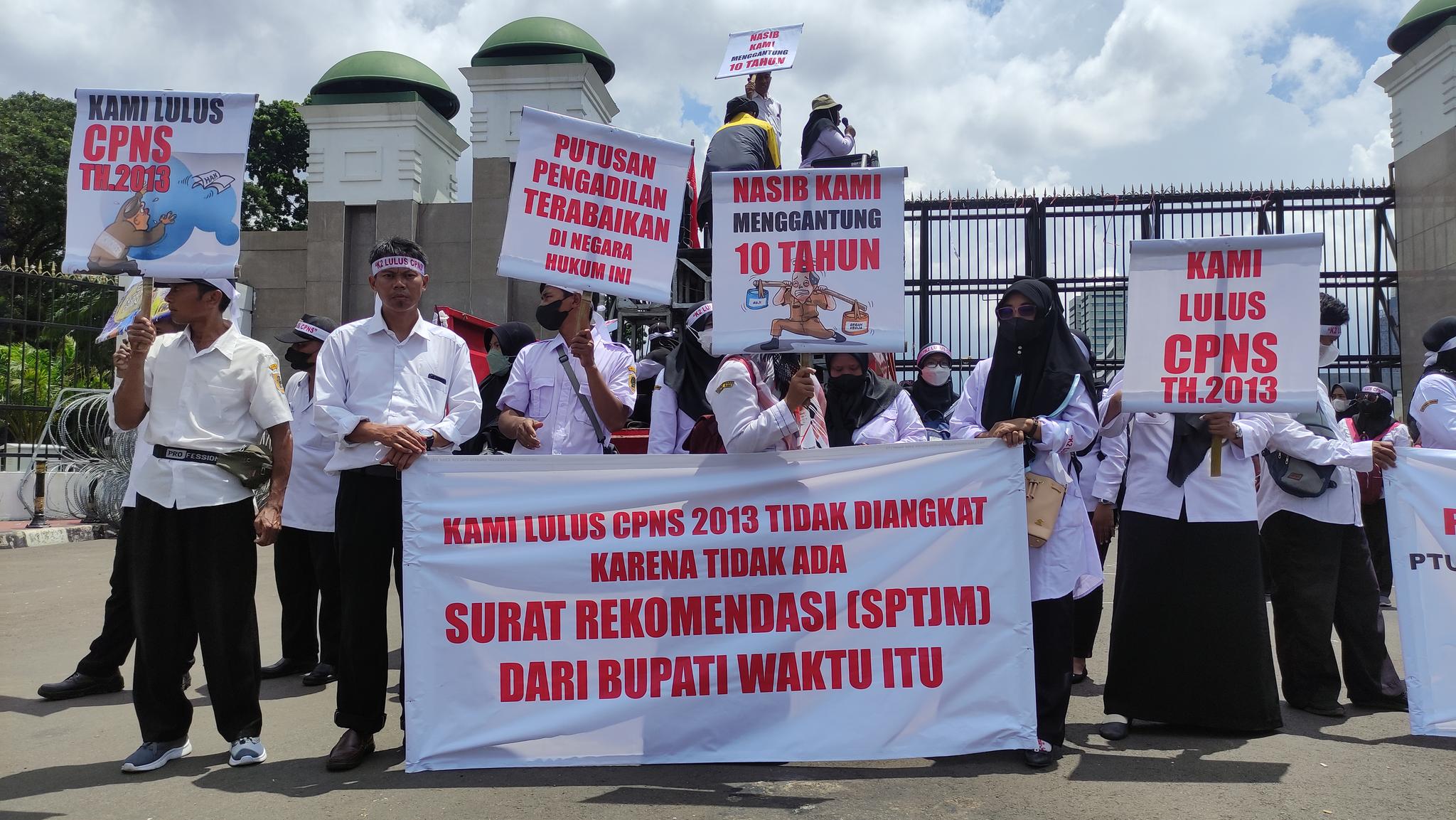 Soal Wacana Rekrut Guru via Marketplace, Komisi X DPR Minta Selesaikan Dulu Masalah PPPK Daerah