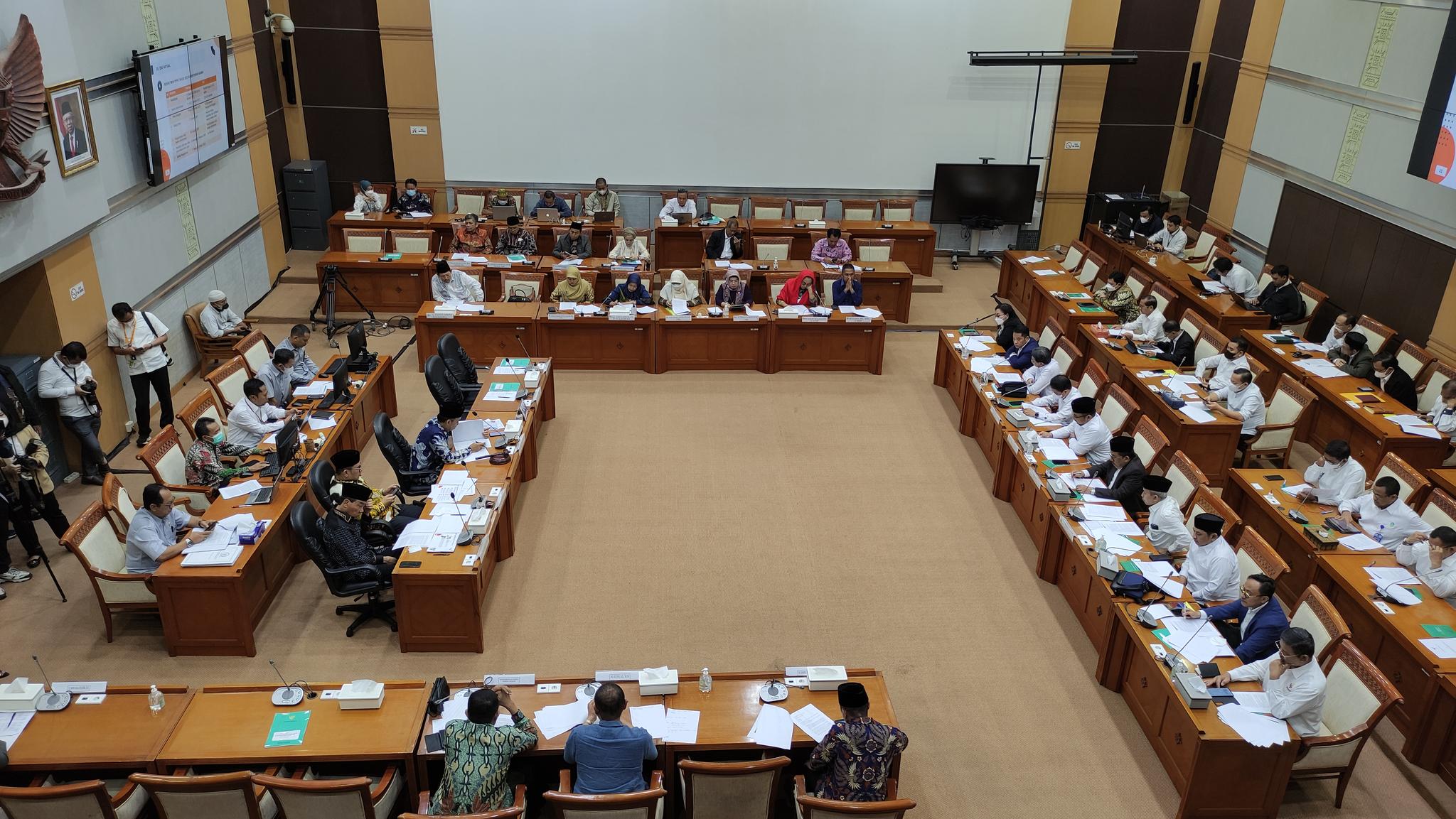 Nah loh, Komisi VIII DPR Bingung Adanya Perbedaan Informasi soal Pelunasan Biaya Haji