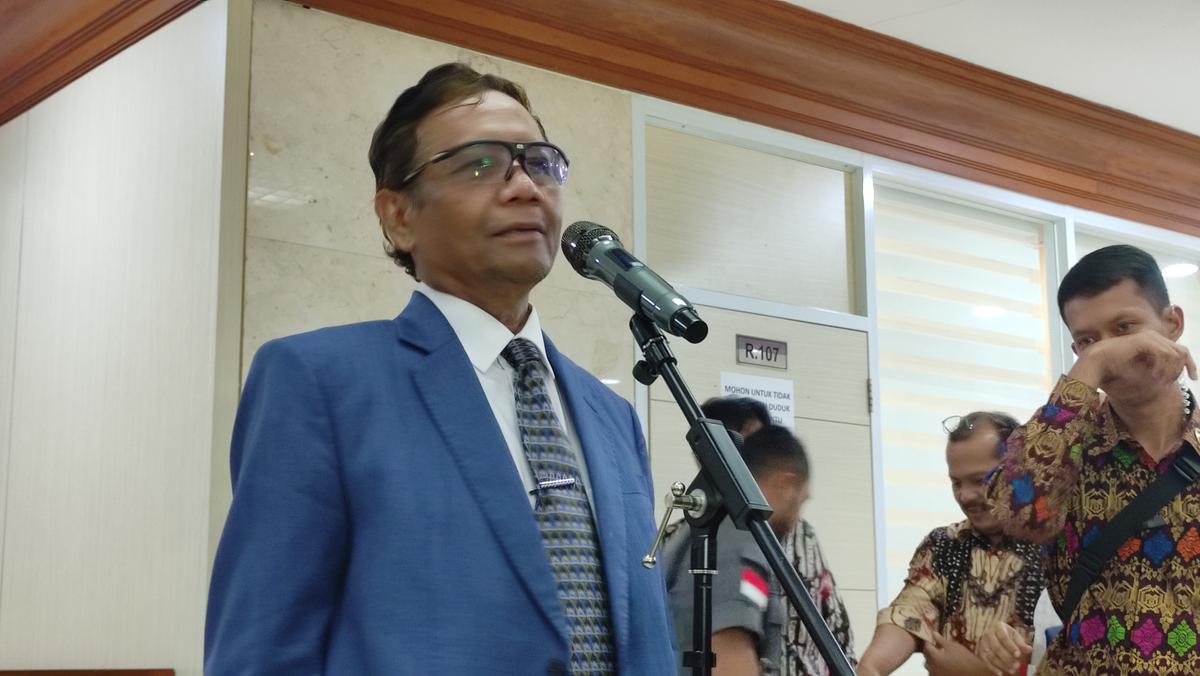 Mahfud Minta Kementerian dan TNI-Polri Tunda Halal Bihalal
