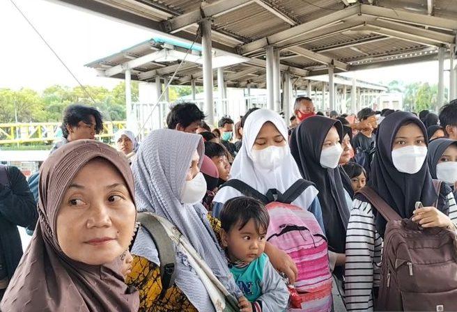 H-5 Lebaran, Arus Penumpang di Pelabuhan Bakauheni Terus Meningkat