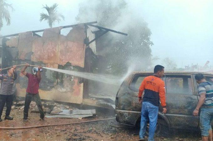Ruko Konter HP dan 1 Mobil di Putussibau Utara Terbakar, 1 Orang Alami Luka Bakar