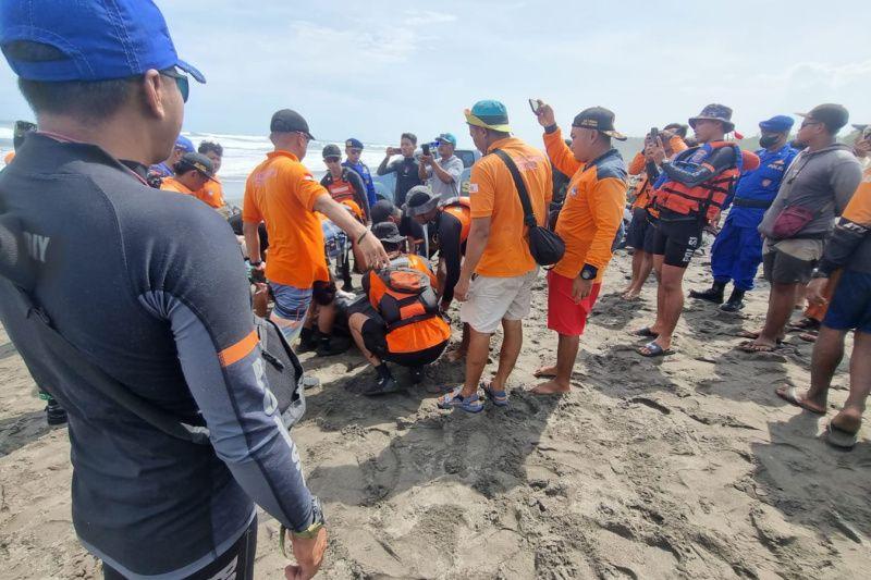 Pelajar Asal Subang Terseret Ombak di Pantai Parangtritis Ditemukan Tewas