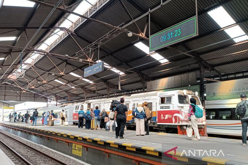 KAI Daop 3 Cirebon Beri Diskon Tiket Kereta Ranggajati saat Libur Sekolah