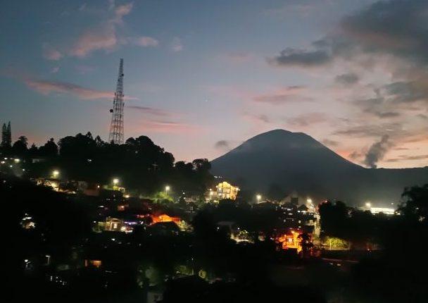 Badan Geologi Peringati Warga Potensi Erupsi Freatik Gunung Lokon di Sulut