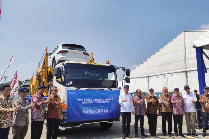 Menteri Agus Lepas Ekspor Debut Mobil Hybrid Toyota
