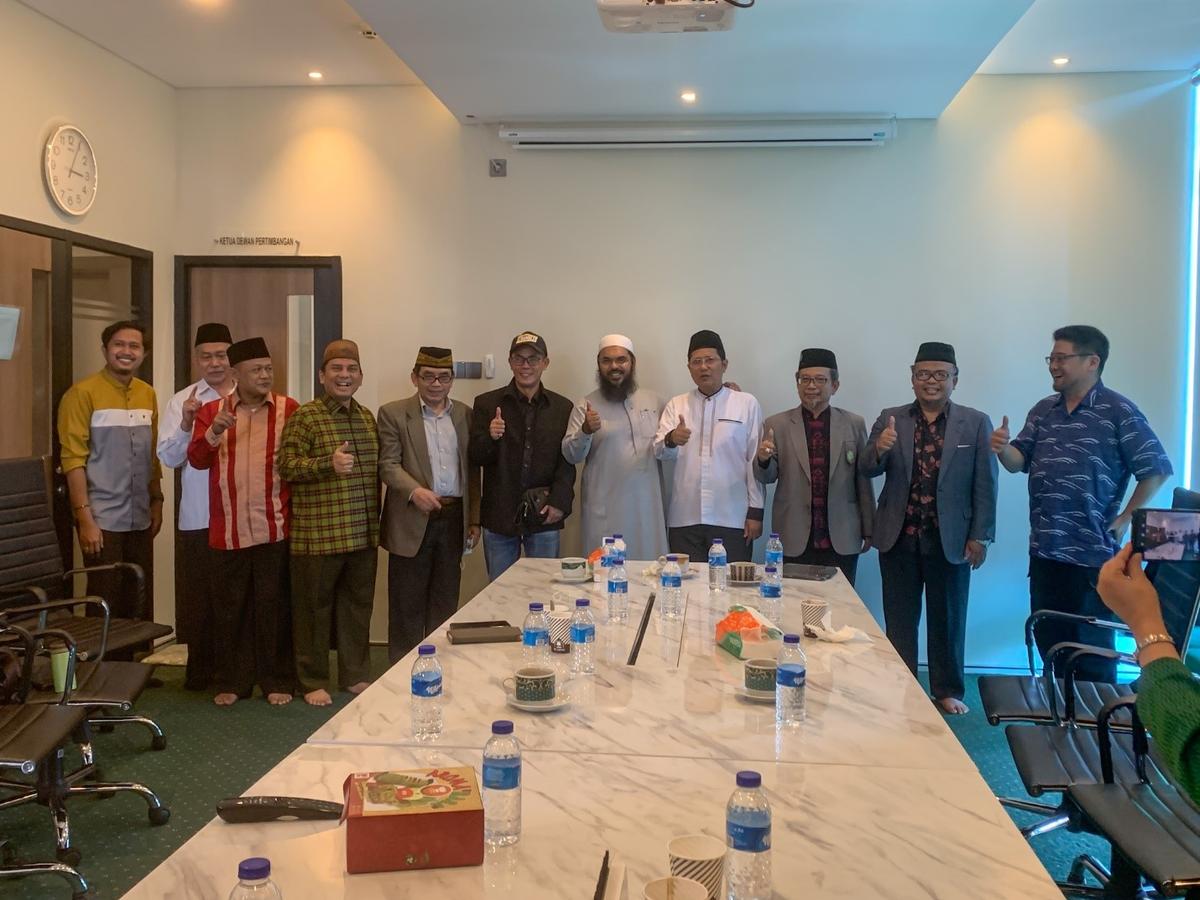 Mualafkan Ribuan Warga Amerika, Syeikh Uthman Takjub dengan Keberagaman Indonesia