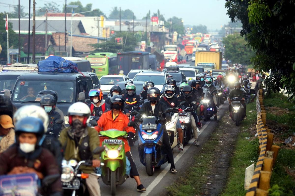 H-2 Dini Hari, Arus Mudik Jalur Pantura Mulai Ramai