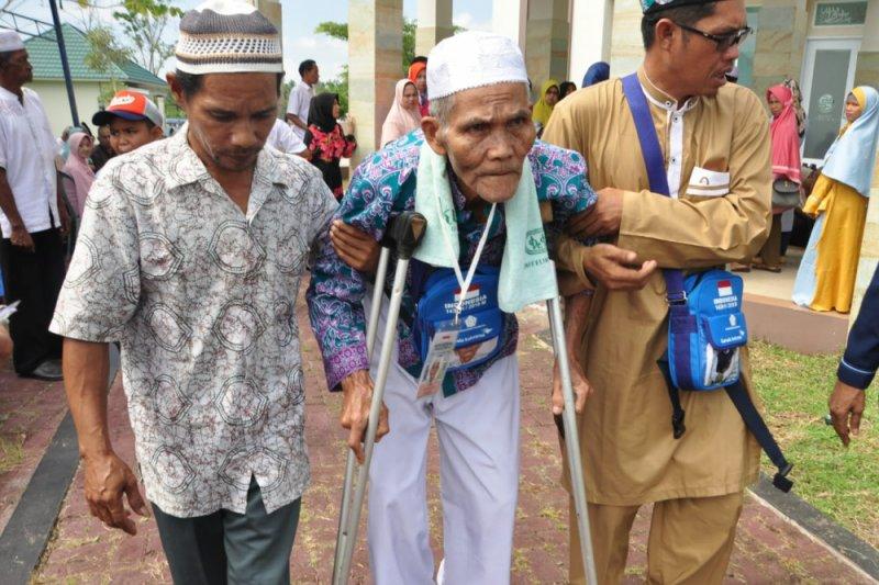 Banyak Jemaah Lansia, Komisi VIII DPR Minta Petugas Bersikap Profesional dalam Pendampingan