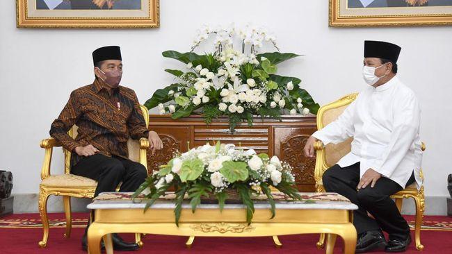 Gunakan Helikopter, Prabowo Lanjut Kunjungi Gus Mus di Rembang