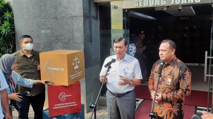 Luhut Puji Kinerja Firli dan Pahala Nainggolan: Mereka Paten