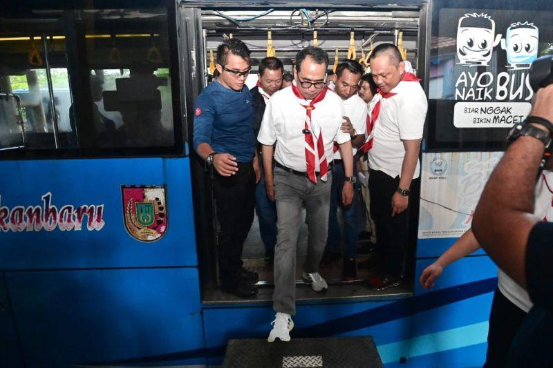Kendaraan Pribadi Bikin Macet, Menhub Genjot Angkutan Massal