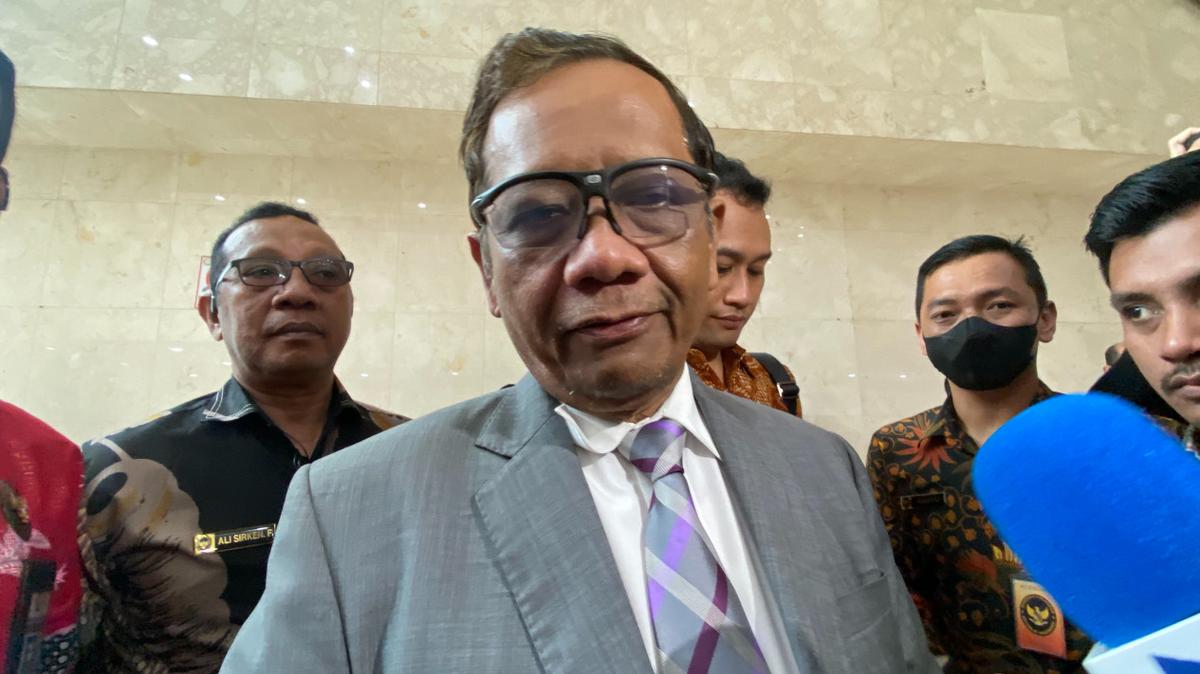 Putusan Pengadilan Tunda Tahapan Pemilu Harus Dilawan!