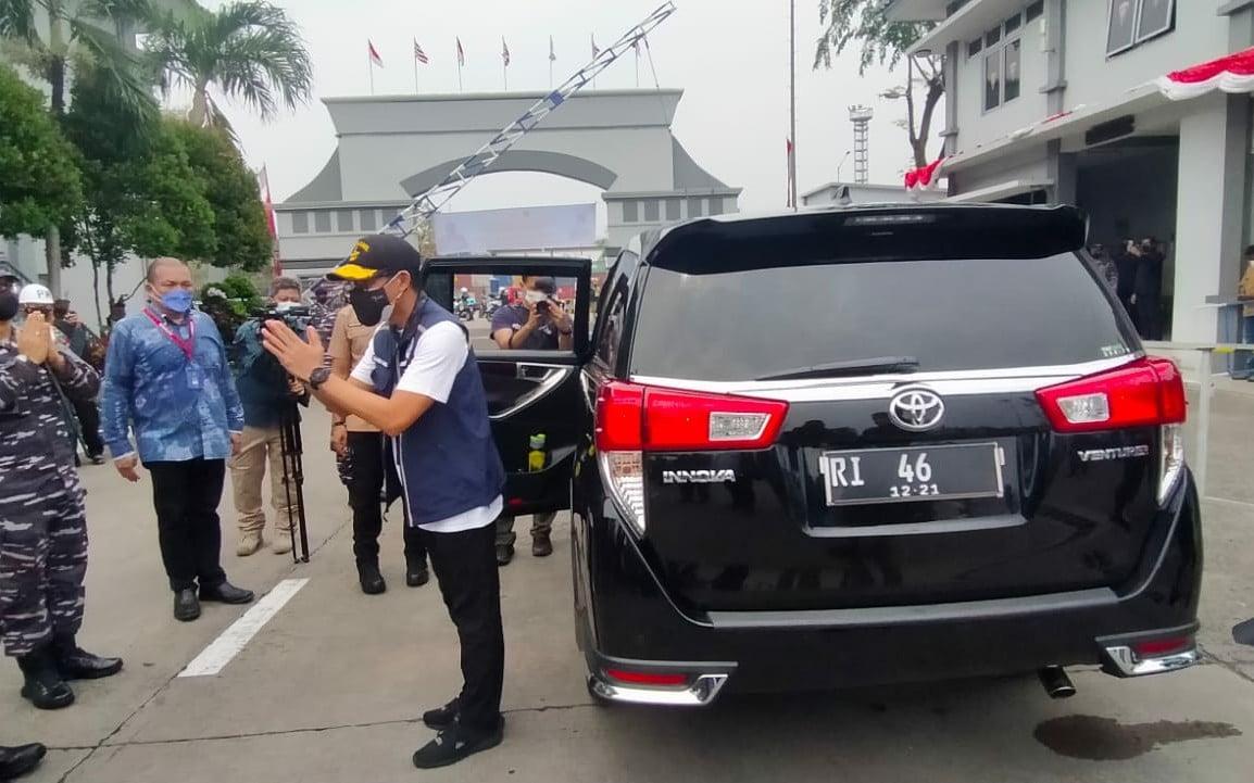 Banyak Pejabat Koleksi Mobil Mewah, Sandiaga Masih Setia Bersama Innova