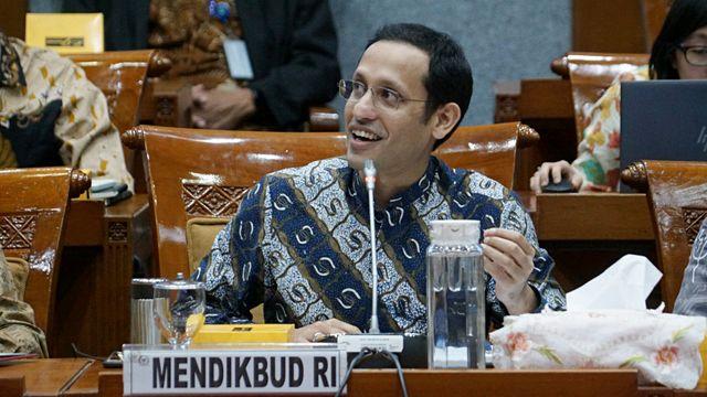 Nadiem Pamerkan Keberhasilan Bantuan Subsidi Upah Terhadap Guru Honorer
