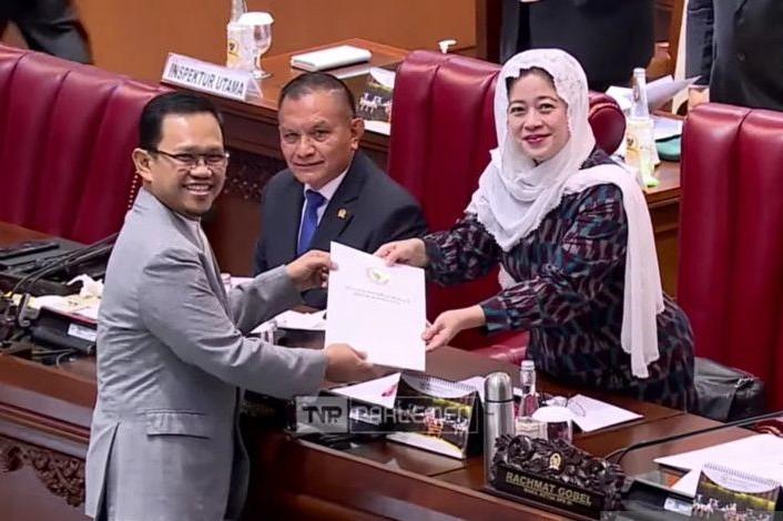 Sah! DPR Setujui Dua Anggota Dewan Komisioner OJK dalam Rapat Paripurna