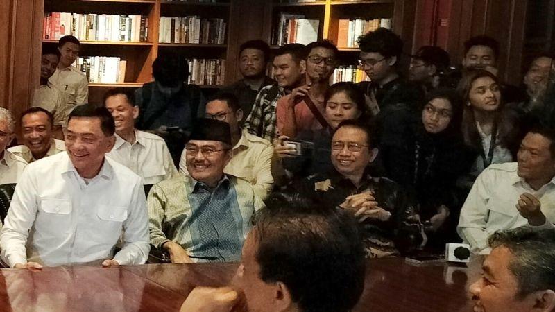 Penjelasan Gerindra soal Jimly-Marzuki Alie Dampingi Prabowo Sambut Wiranto