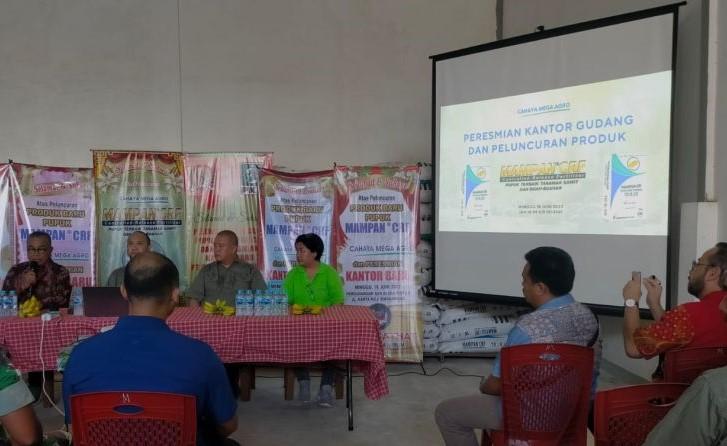 Petani Singkawang Penuhi Kebutuhan Pupuk dari Malaysia