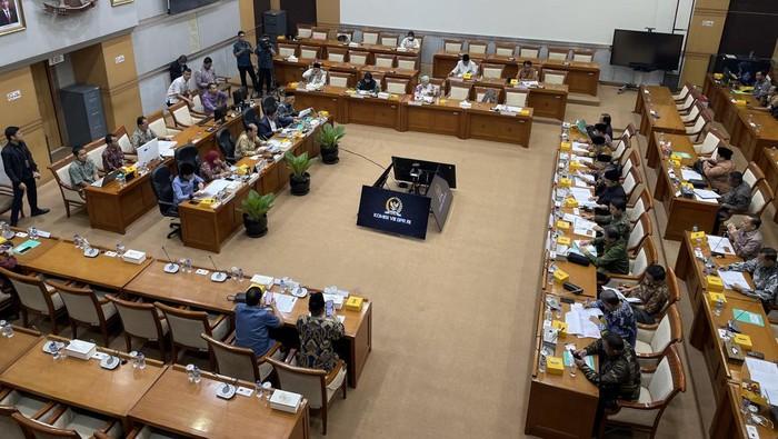 Komisi VIII DPR Setujui Kuota Tambahan Haji untuk Jemaah Lansia dan Pendampingnya