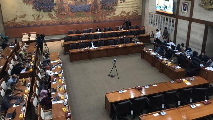 Komisi VI DPR Cecar Dirut Pertamina soal Kebakaran Depo yang Kerap Terulang