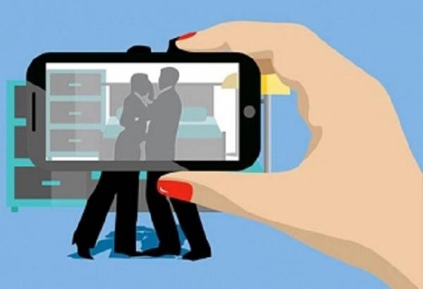 Marak Kasus Revenge Porn, Jangan Pernah Bertelanjang di Depan Kamera!