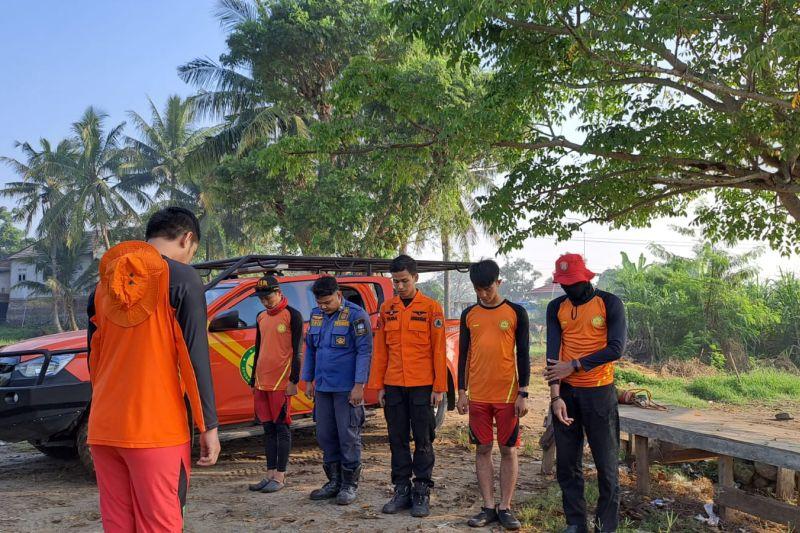 Basarnas Sisir Warga yang Hanyut di Sungai Ciujung Banten