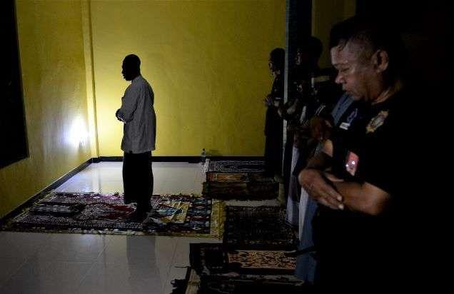 Penuh Toleransi, Begini Suasana Tarawih Perdana di Bali