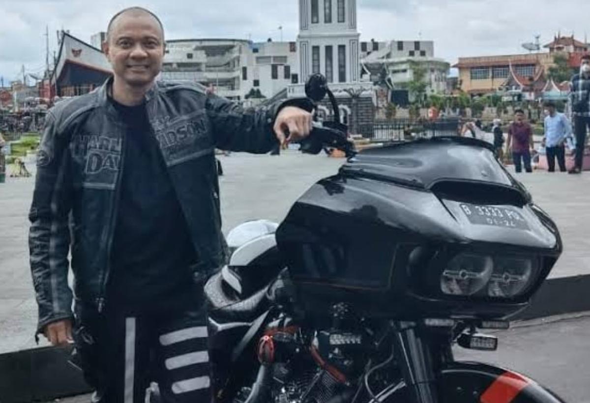 Viral Foto-foto Teddy Minahasa Gagah Naik Harley ternyata Eks Ketua HDCI!
