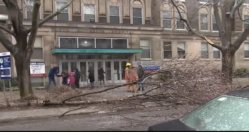 Badai Es Matikan Listrik Jutaan Rumah di Wilayah Montreal Kanada
